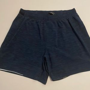 MENS L Lulu Lemon athletic shorts  Blue